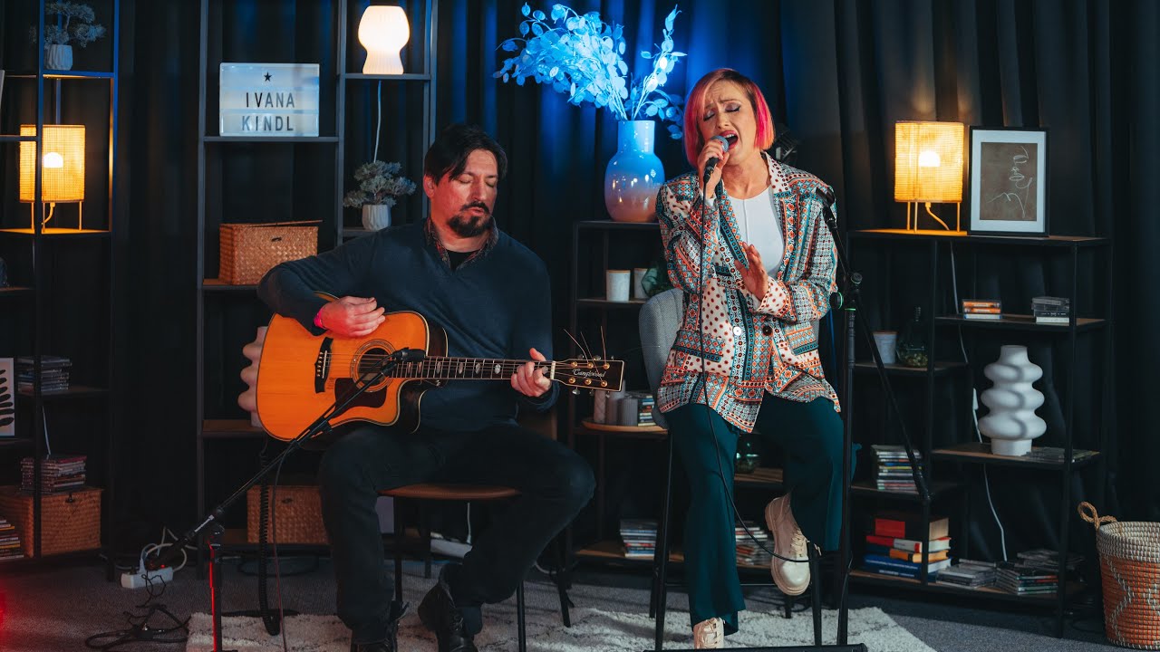 Ivana Kindl - Netko ko me čuva (live @ TOP MUSIC DESK)