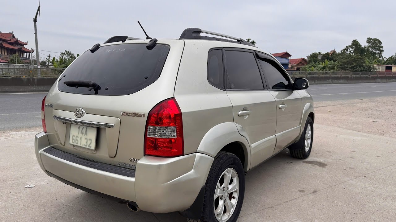 Với tầm giá 200 triệu có Hyundai Tucson 2009 nhập 2 cầu , Số tự động. 