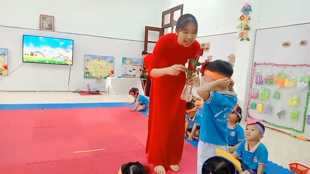 khám phá hoa hồng, hoa cúc 3 tuổi
