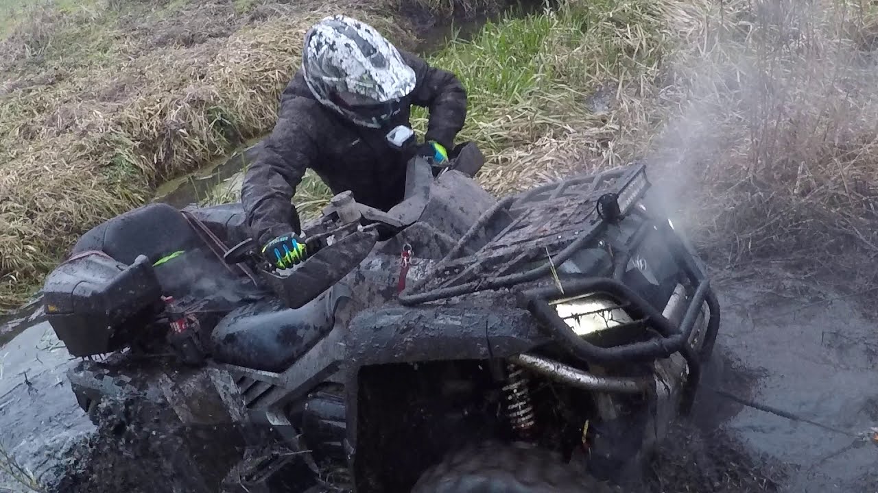 BRUTE FORCE KONTRA CF MOTO 800. SKOKI