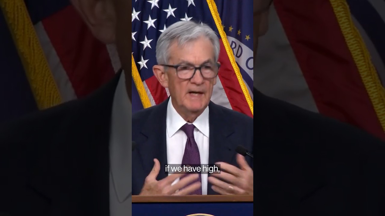 Powell Says Iran War Economic Brunt Unclear as Fed Holds Rates