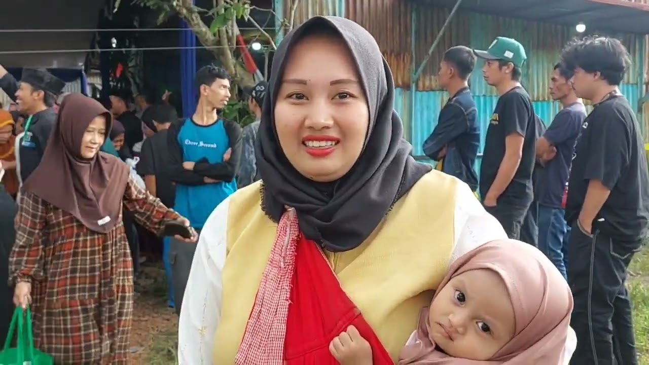 BERKAH RAMADHAN, WALI KOTA BANDUNG MUHAMMAD FARHAN HADIRI PEMBAGIAN 7 TON BERAS, 200 PAKET SEMBAKO