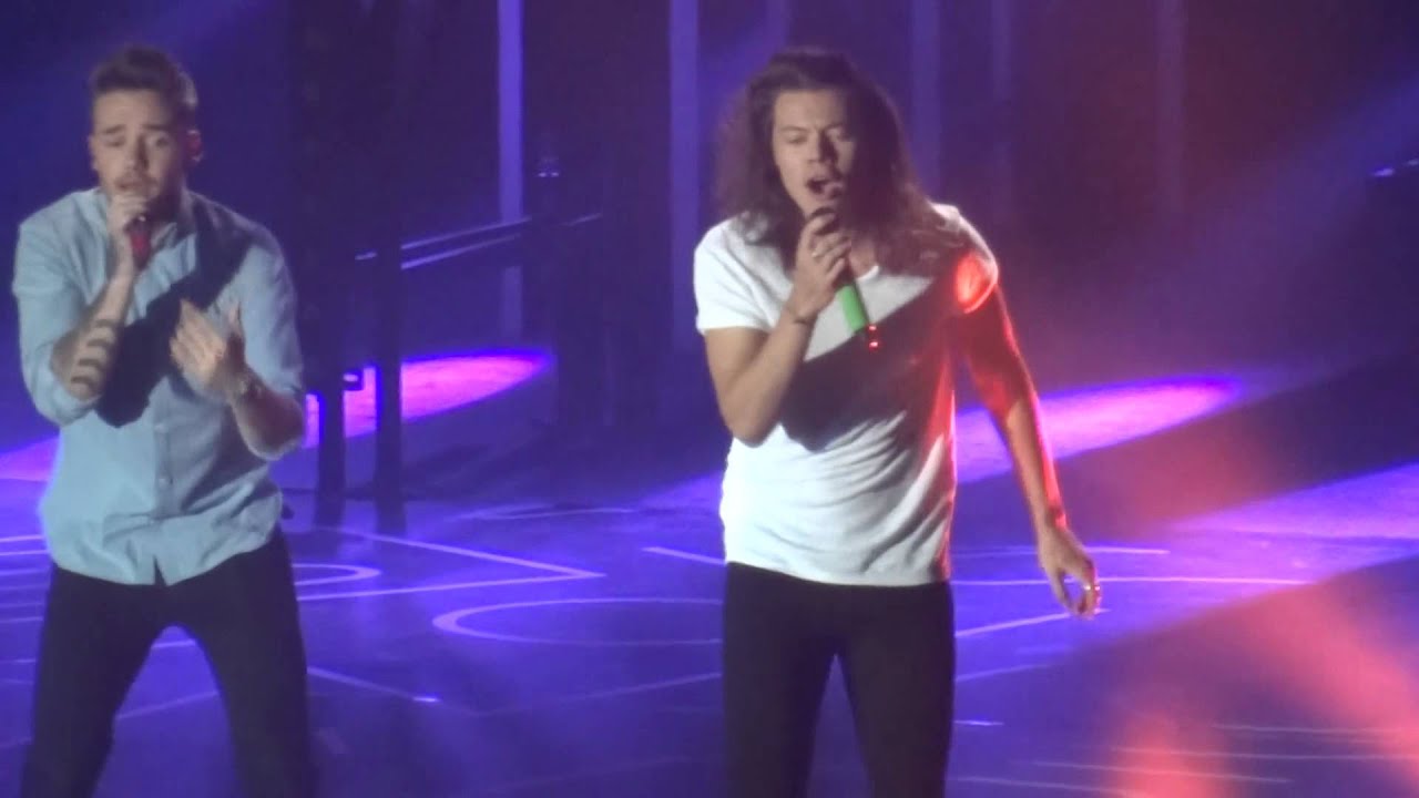 Kiss You - One Direction live - MEN Arena Manchester 03/10/2015