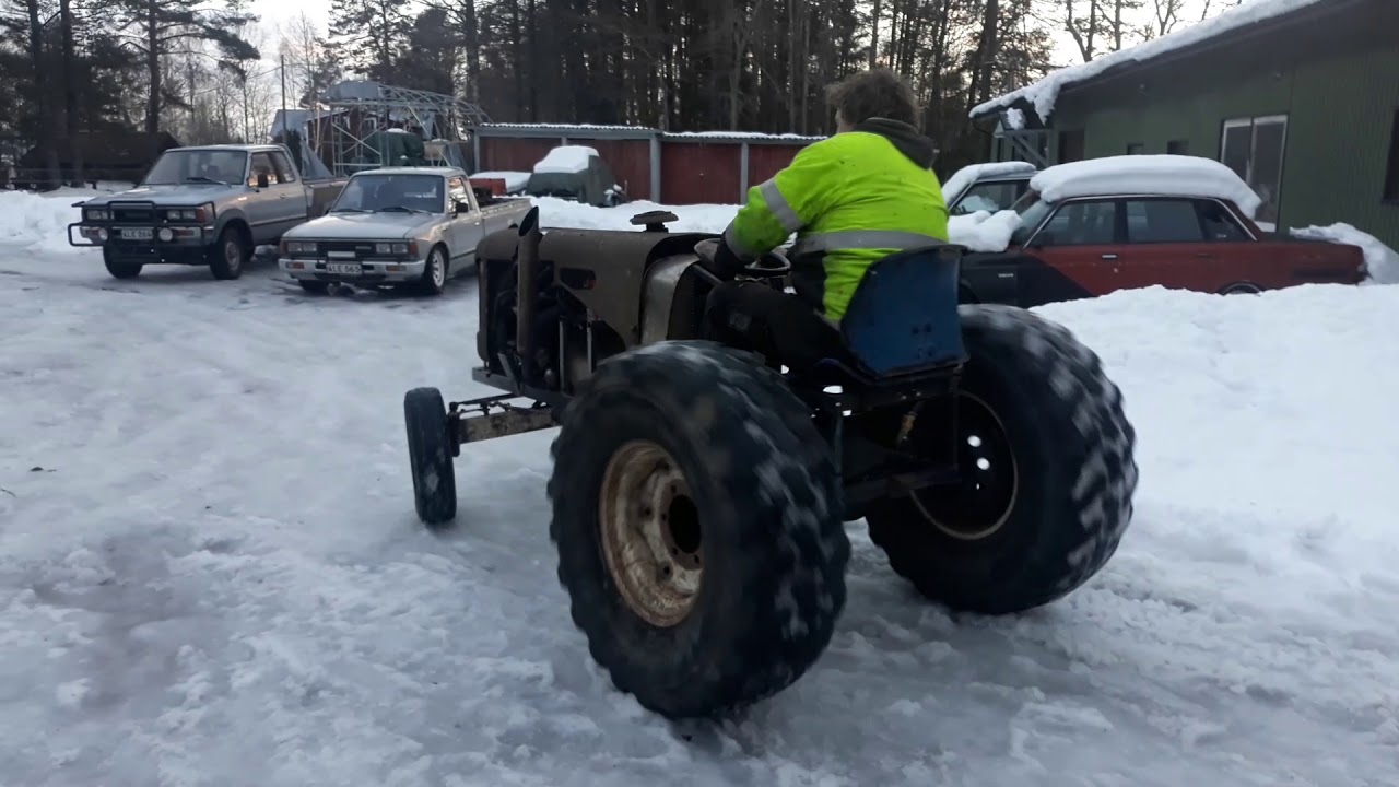 Jonte testar Hemmabyggd traktor