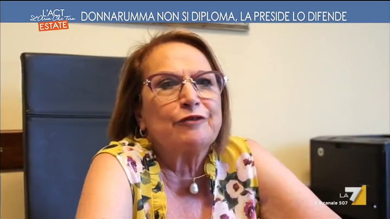 Donnarumma non si diploma, la Preside lo difende
