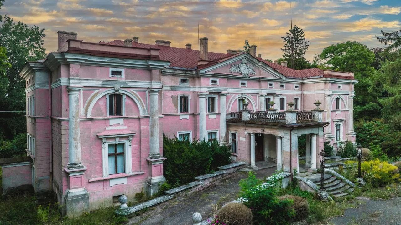 Palat nobil părăsit în Polonia – războiul le-a luat totul!