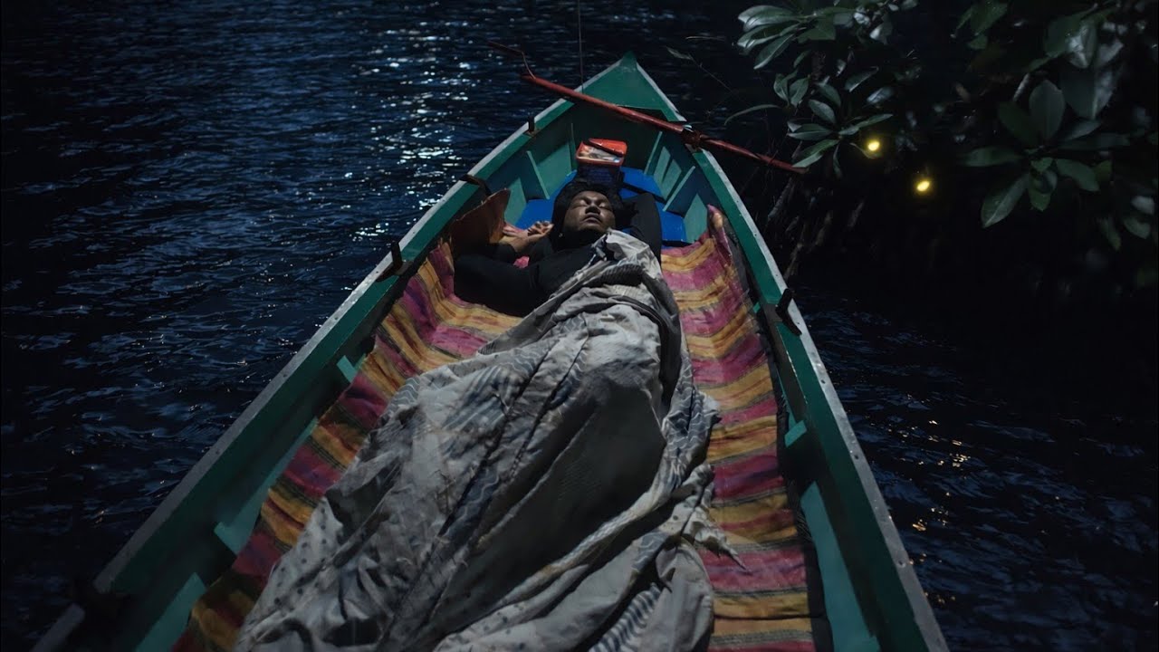 Summer Camping Fishing in Extreme Heat – Stargazing Under the Night Sky