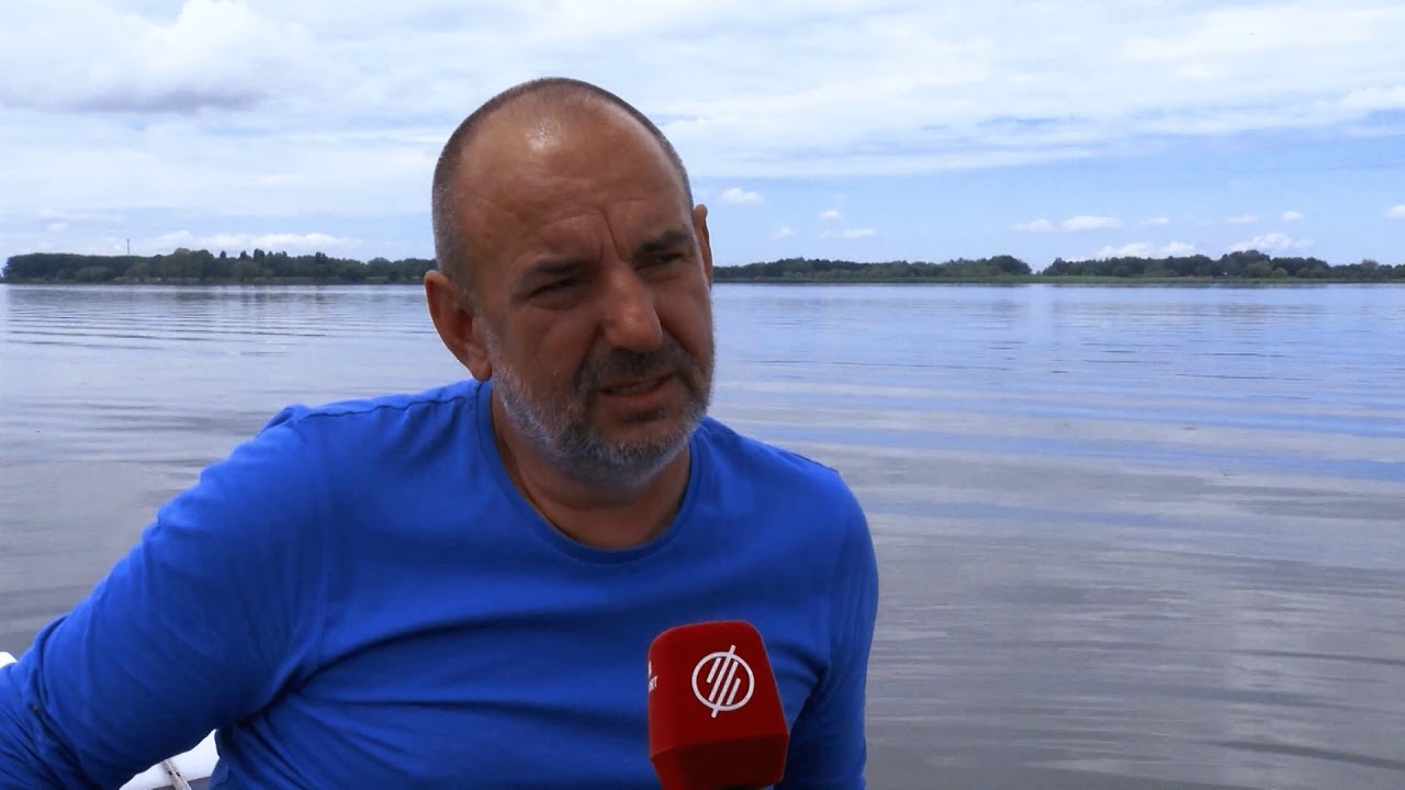 &Ouml;koPort Sarud- Vitorl&aacute;s &eacute;let az &Eacute;lm&eacute;nyfaluban, a Tisza-t&oacute; partj&aacute;n