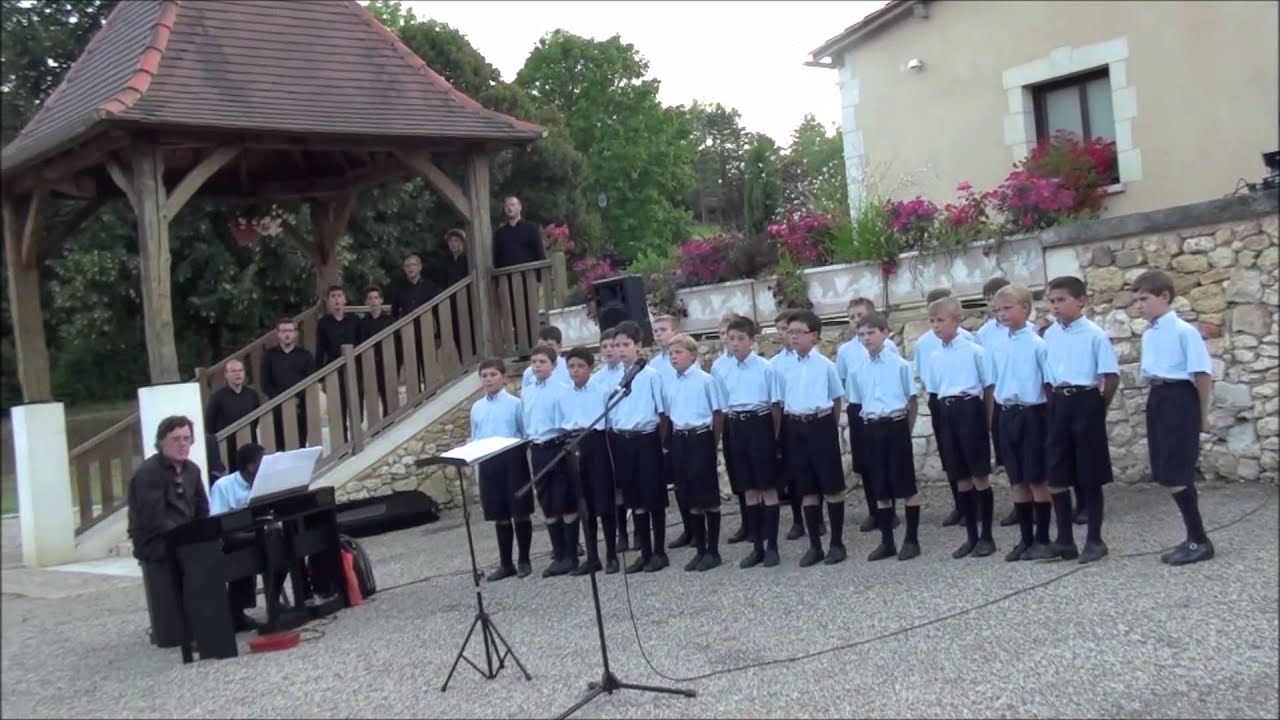 Dans la troupe