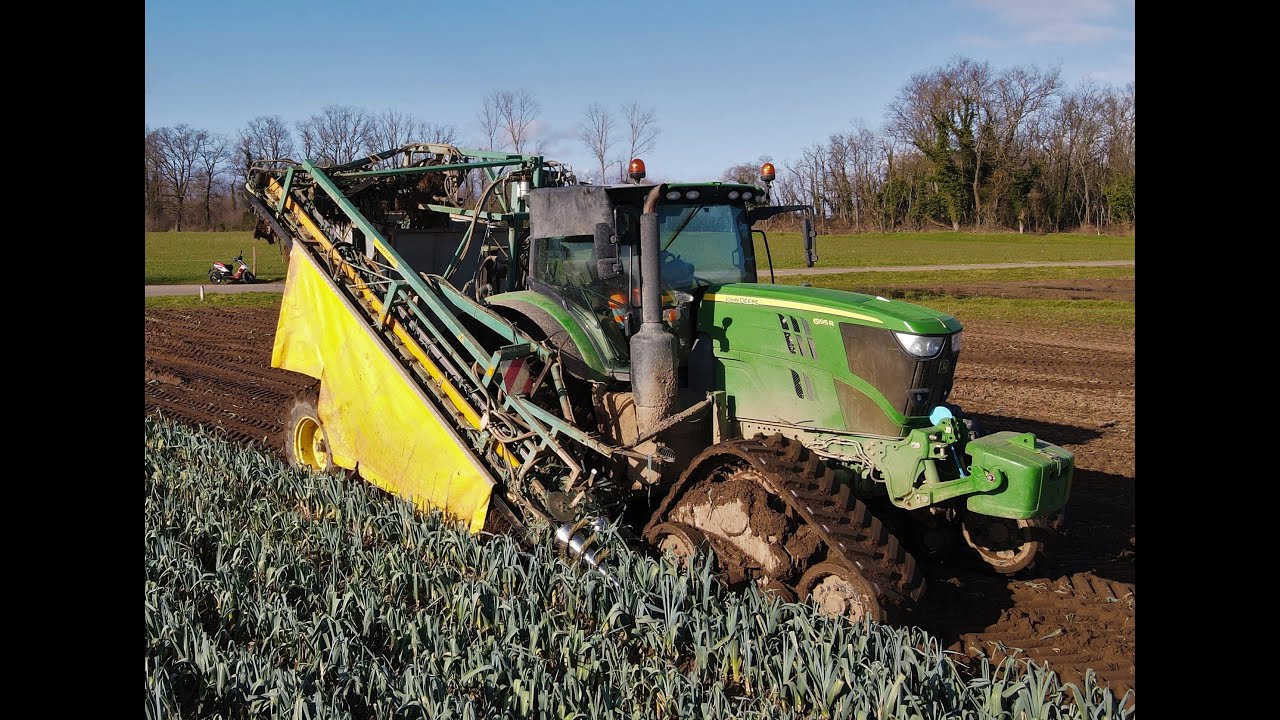 Arrachage De Poireaux  (John Deere 6195R + Chenilles) [DJI]