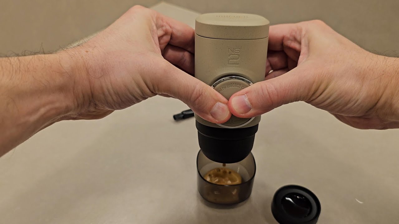 Cafetière Portable WACACO MINIPRESSO | Model NS2 vs GR2 (En Français)