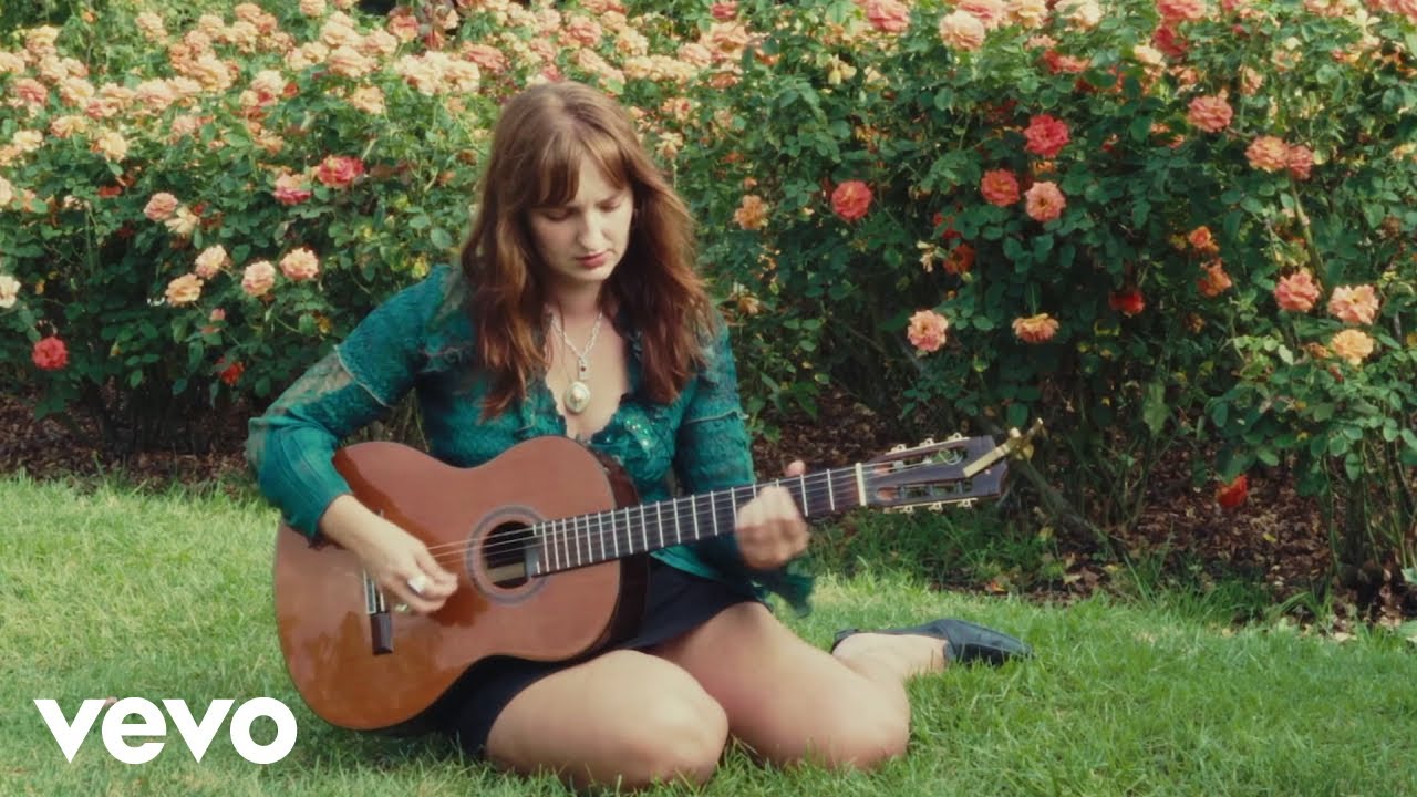 Madison Cunningham - Invisible Chalk (Garden Session)