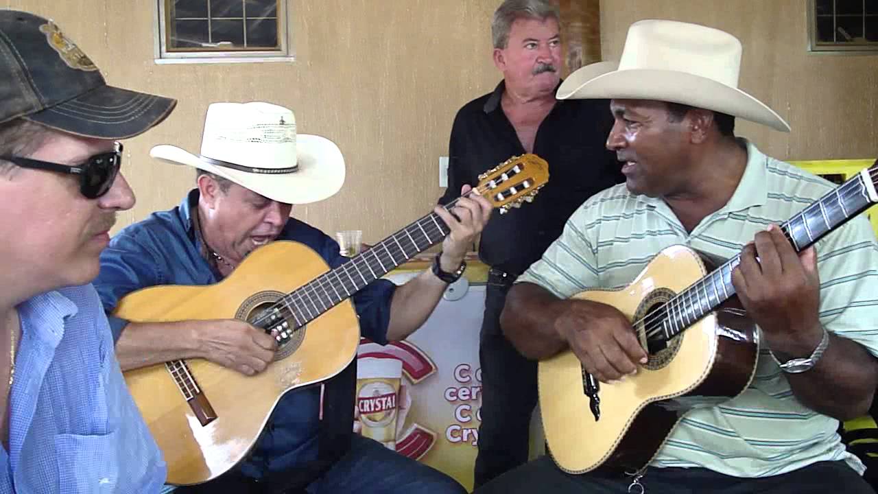 ENTRE O RODEIO E VOCÊ - ADÉLIO SILVA & PRATINI (HD)