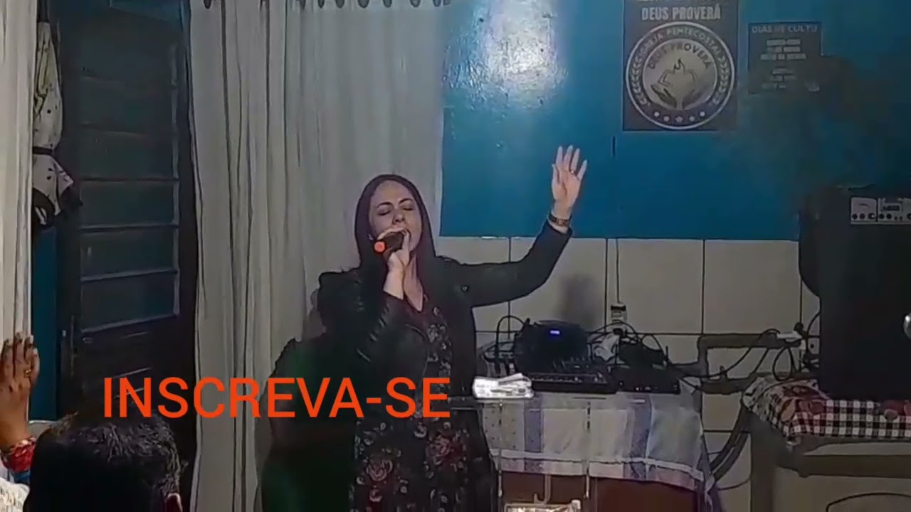  UM LOUVOR  E ADORAÇÃO DE DEUS 