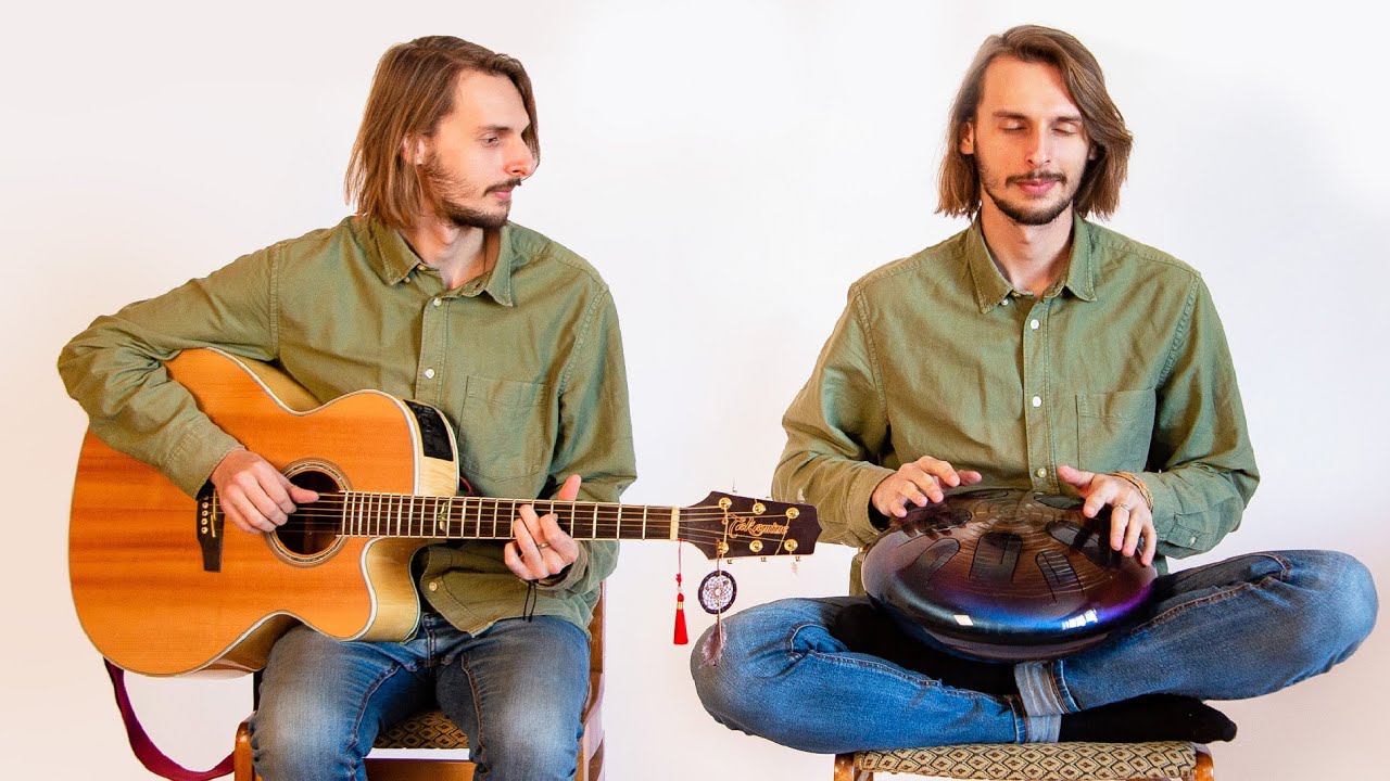 Игра на глюкофоне и гитаре /  Playing on a steel tongue drum & guitar
