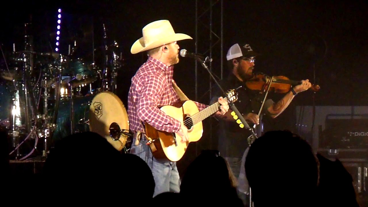 Cody Johnson - If Hollywood Don't Need You (Don Williams Cover) @ 8 Seconds Saloon (9/7/18)