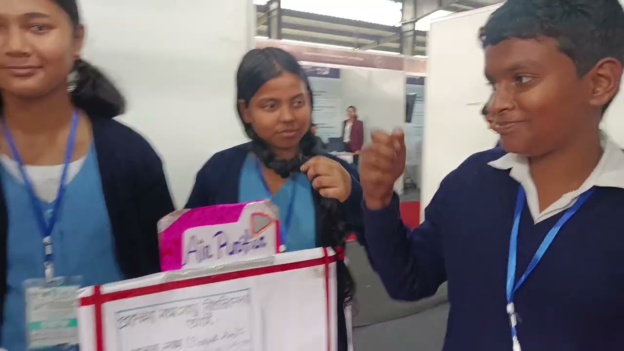 Students air purifier demonstration 