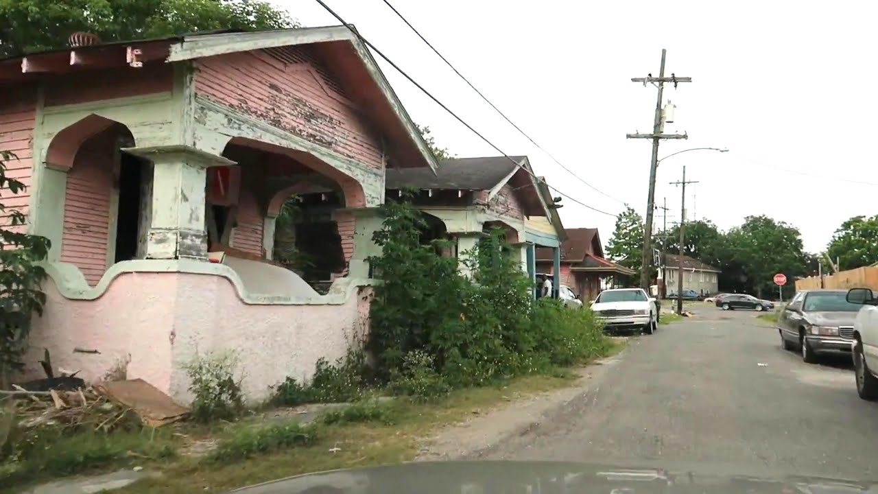 NEW ORLEANS RAW HOODS BEFORE COVID 19 / PANDEMIC / QUARANTINE