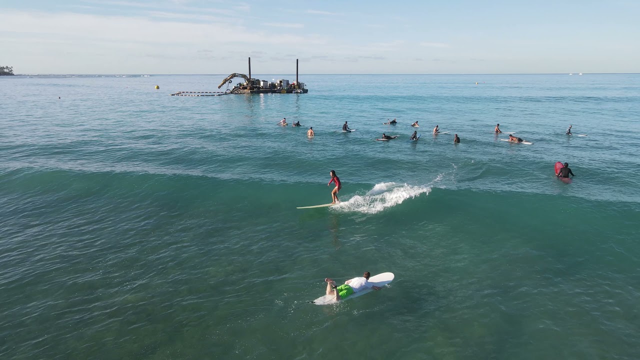 Waikiki Surfing at Canoes and Queens April 14, 2021 morning
