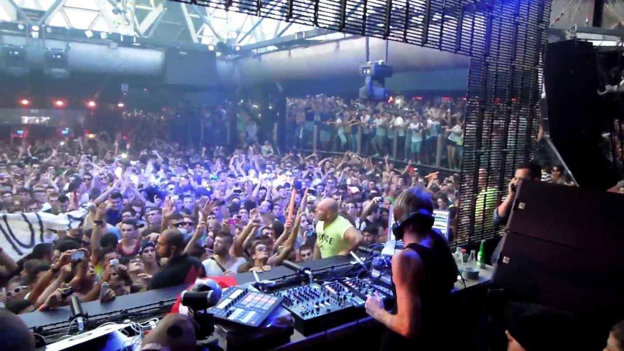 Richie Hawtin @ Cocoricò - Ferragosto 2012 Ore 6:40 (14.8.2012) - P.1/2