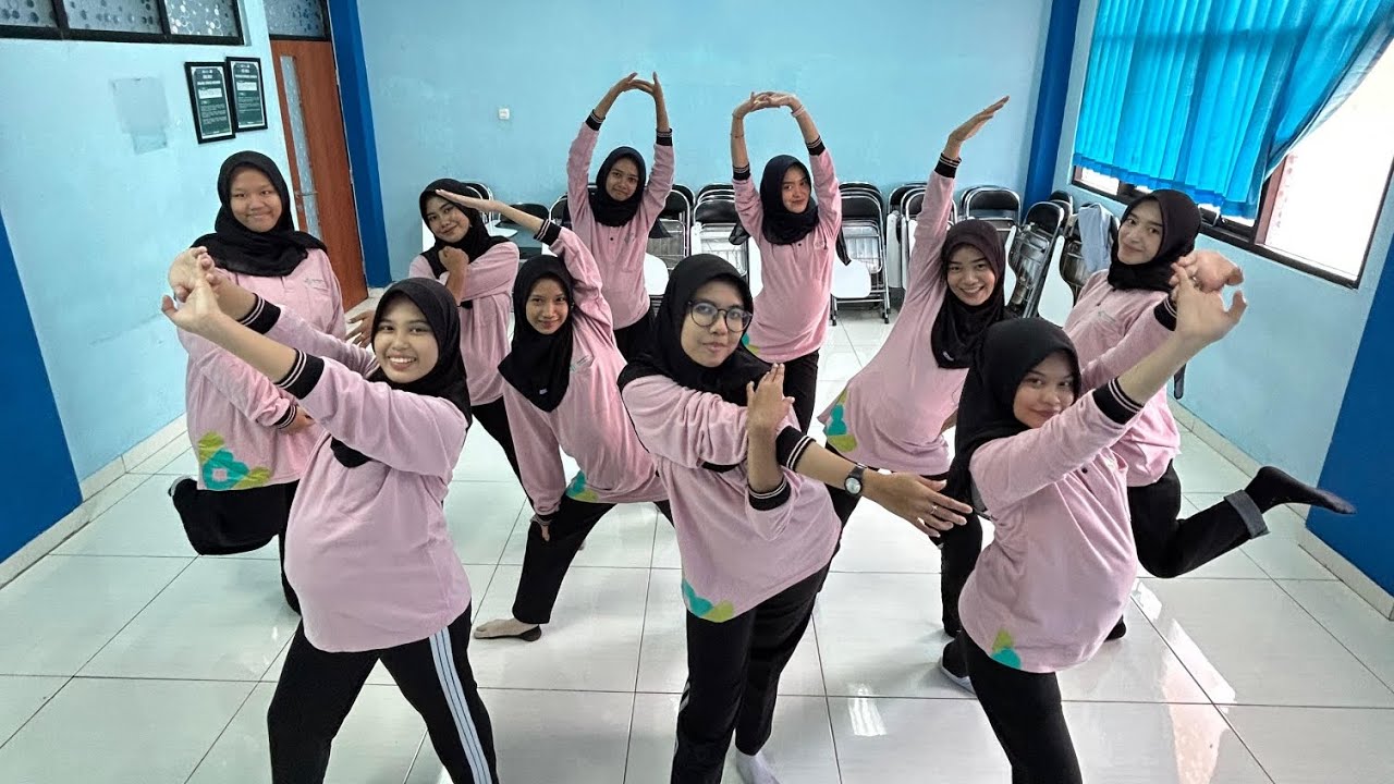 Senam ibu hamil_Praktik Asuhan Kebidanan pada Kehamilan_Kelompok 1