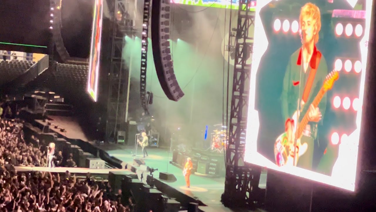 Green Day - Longview and Welcome To Paradise, live in Melbourne Australia March 1 2025 Dookie Album