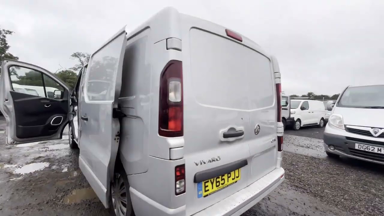 EY65PJJ-65 Plate Vauxhall Vivaro Trafic Sportive 1.6 needs clutch flywheel repair No Vat
