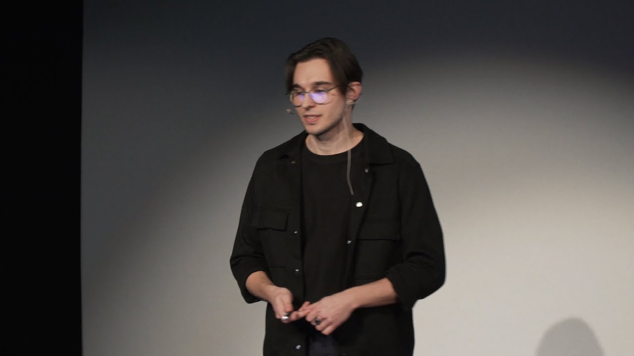 Dlaczego lepiej być widzem niż bohaterem | Robert Kołodziejczyk | TEDxYouth@Tarnow