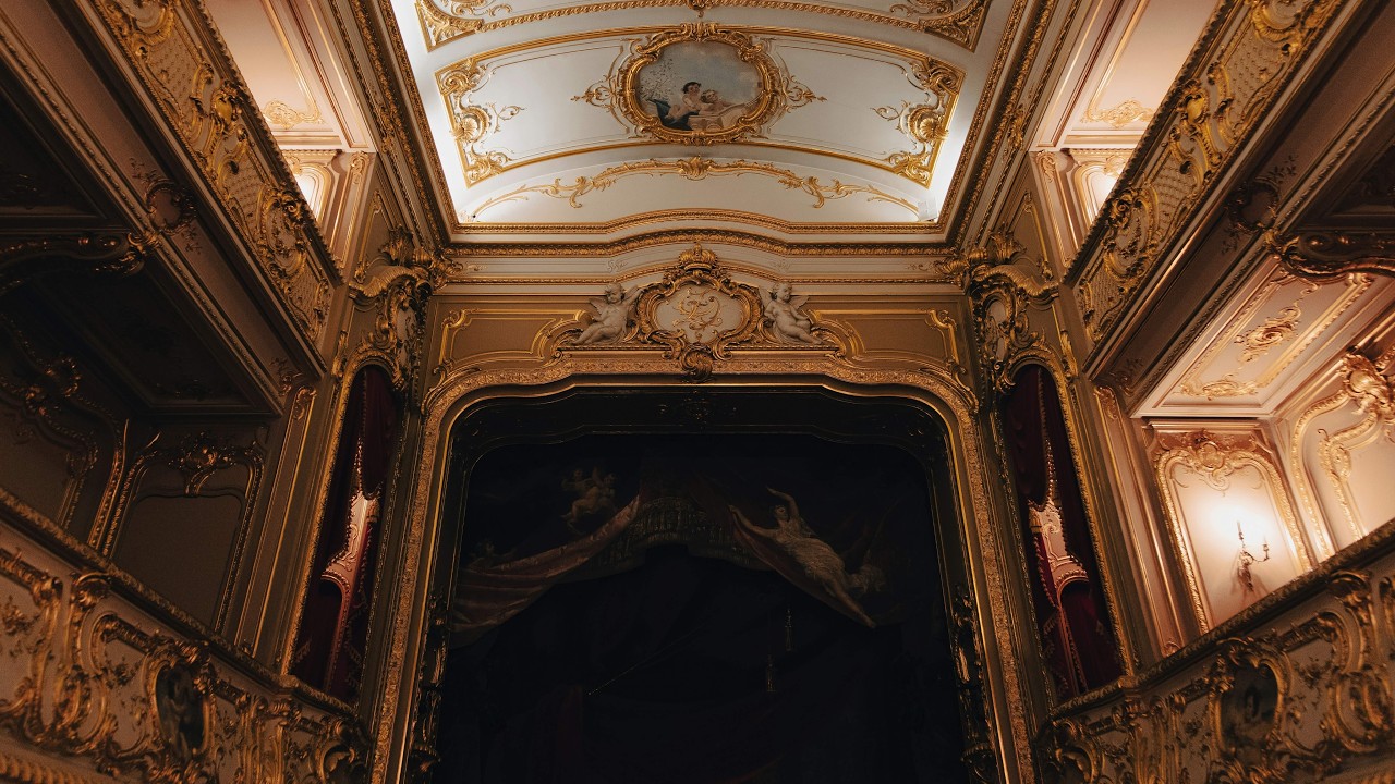 a playlist to study alone at night (dark academia)