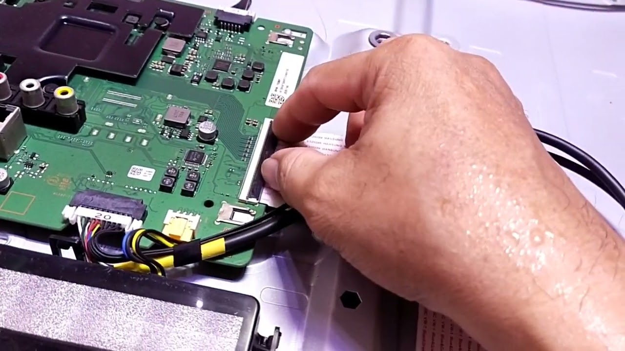 samsung 50 frameless blinking red on off