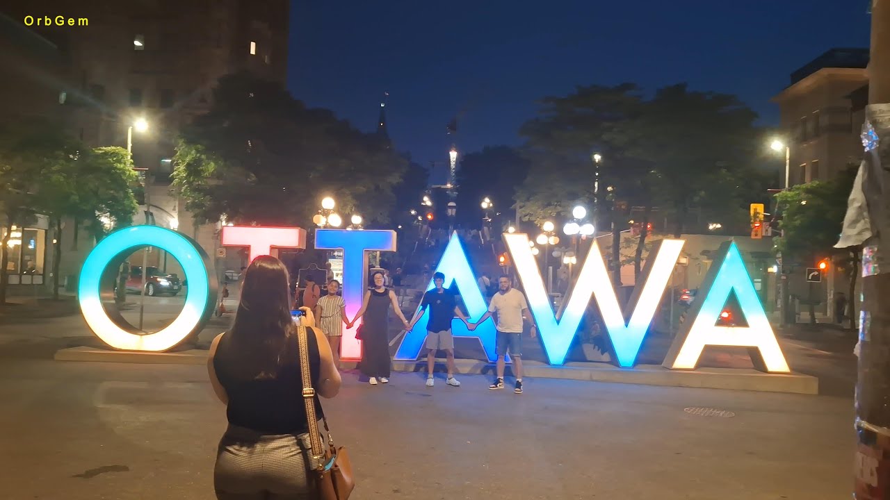 Night at the Ottawa Sign