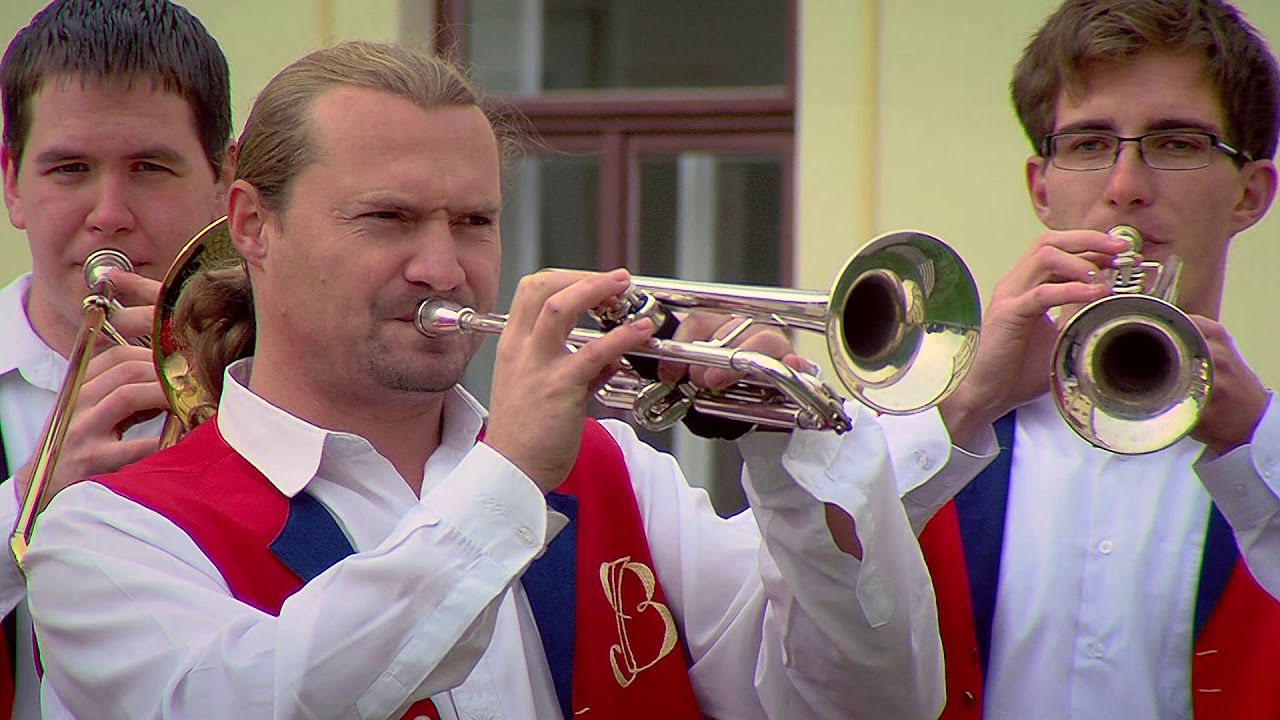 BOŽEJÁCI - Pod májí
