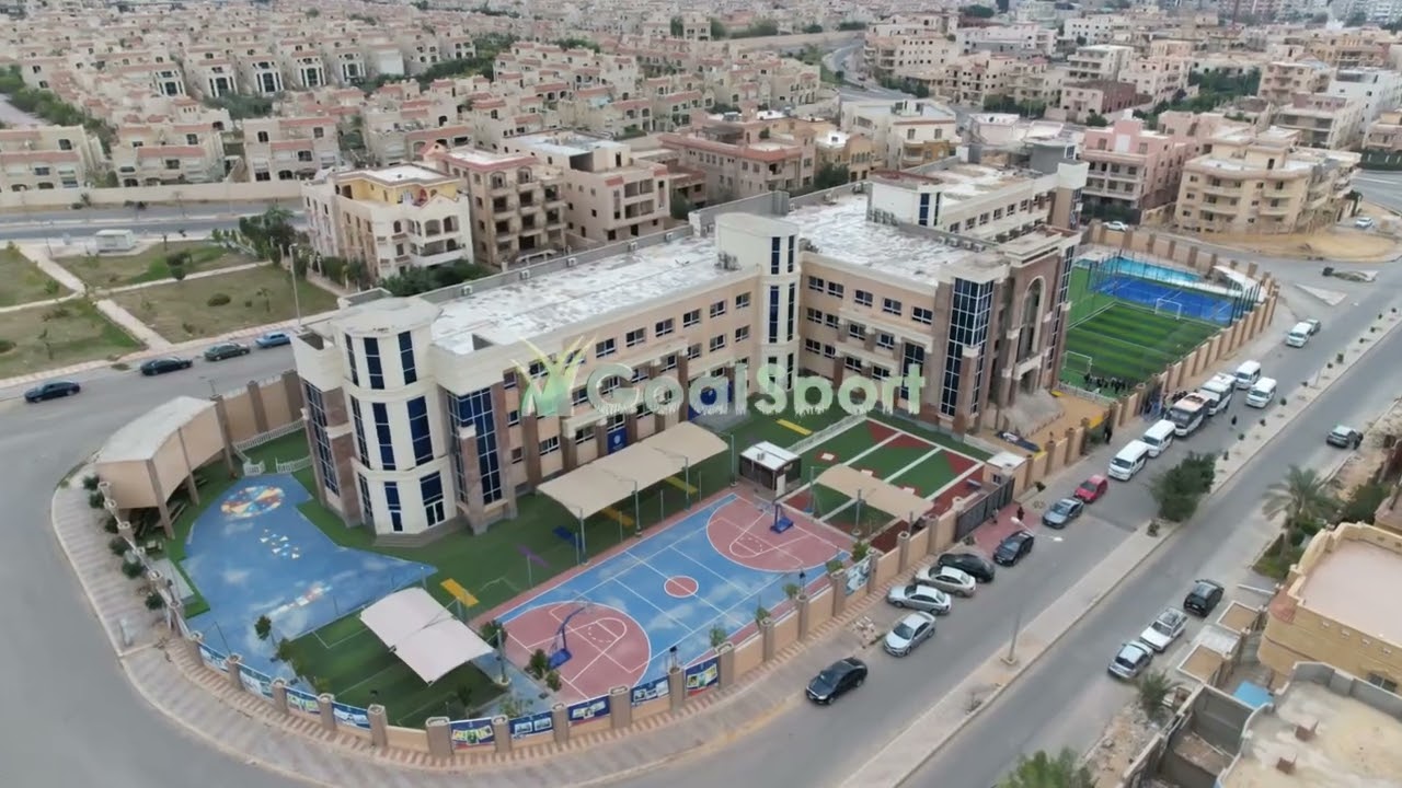 أجود ملاعب النجيل الصناعي القانوني وملاعب بادل تنس واللاندسكيب من تنفيذ جول سبورت في مدرسة ايست لاند