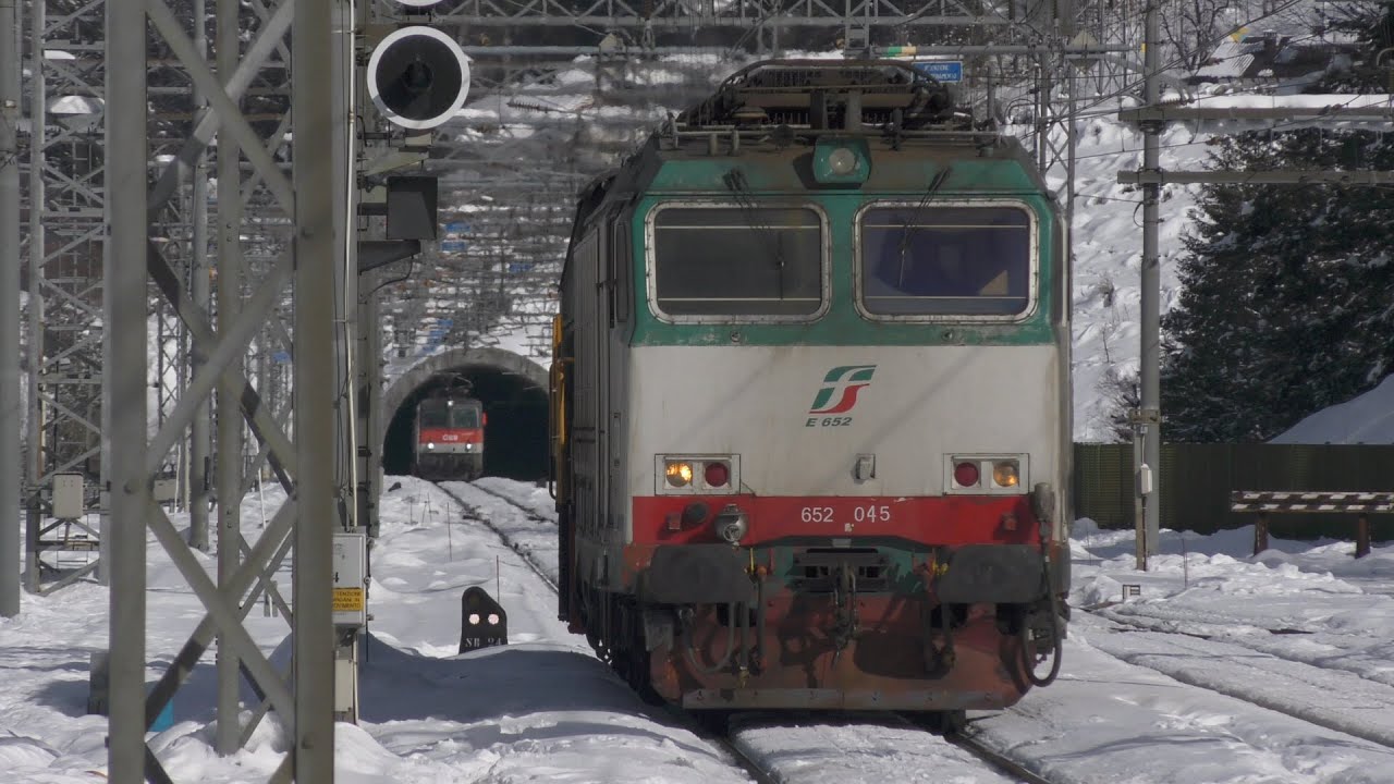 2018-02-15 Inverno a Tarvisio Boscoverde 4/8 - Arrivi, partenze e manovre nello scalo friulano