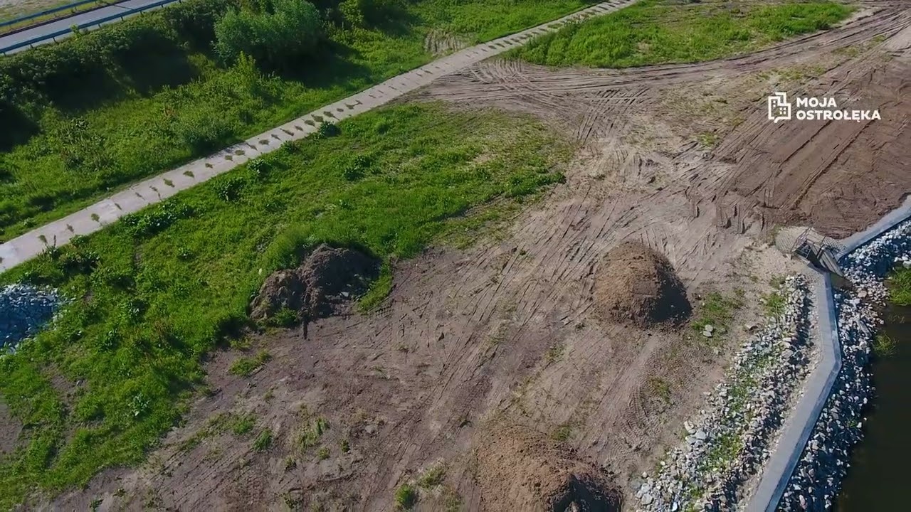Nabrzeże Narwi między mostami