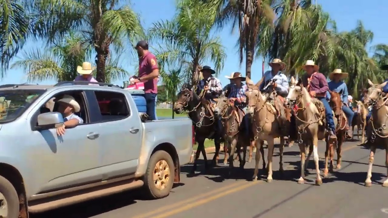 PROGRAMA TRADIÇÃO SERTANEJA - BARRETOS; CAVALGADA; MANTENDO A TRADIÇÃO NA CIDADE DE GUARACI.