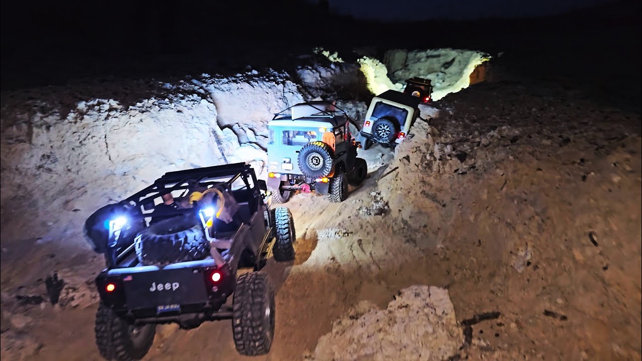 Axial SCX10 III Jeep, CJ-7, FMS Mashigan YJ, RC4WD FJ40 - Late afternoon off-road exploration