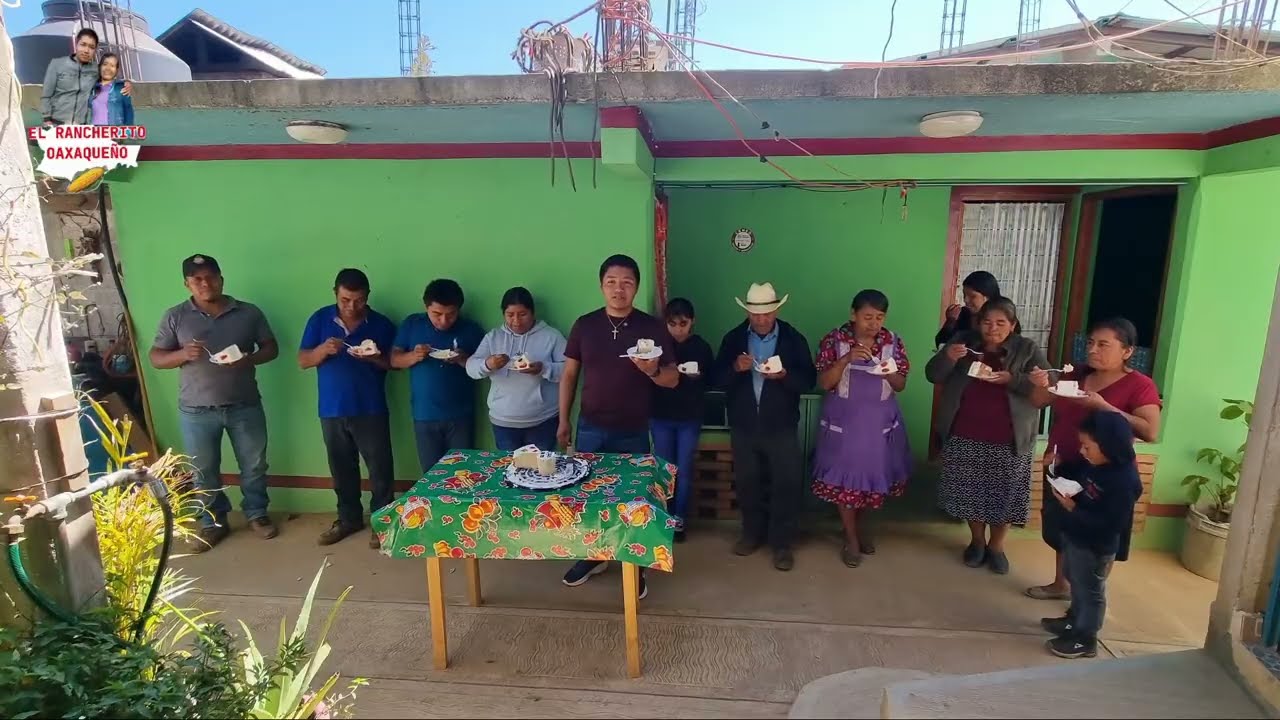 Les regalo una rebanada de pastel a mis familiares en este dia del amor y la amistad 🥧😊