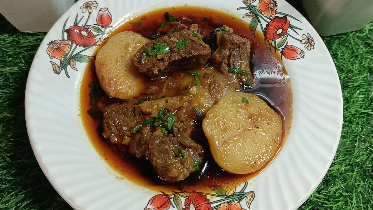 “Ghar ka Zaykedaar Aloo Gosht – Ek Bite aur Bas 🤤”“Jab Gosht Mile Aloo Se… Pure Dil Se 🤍”