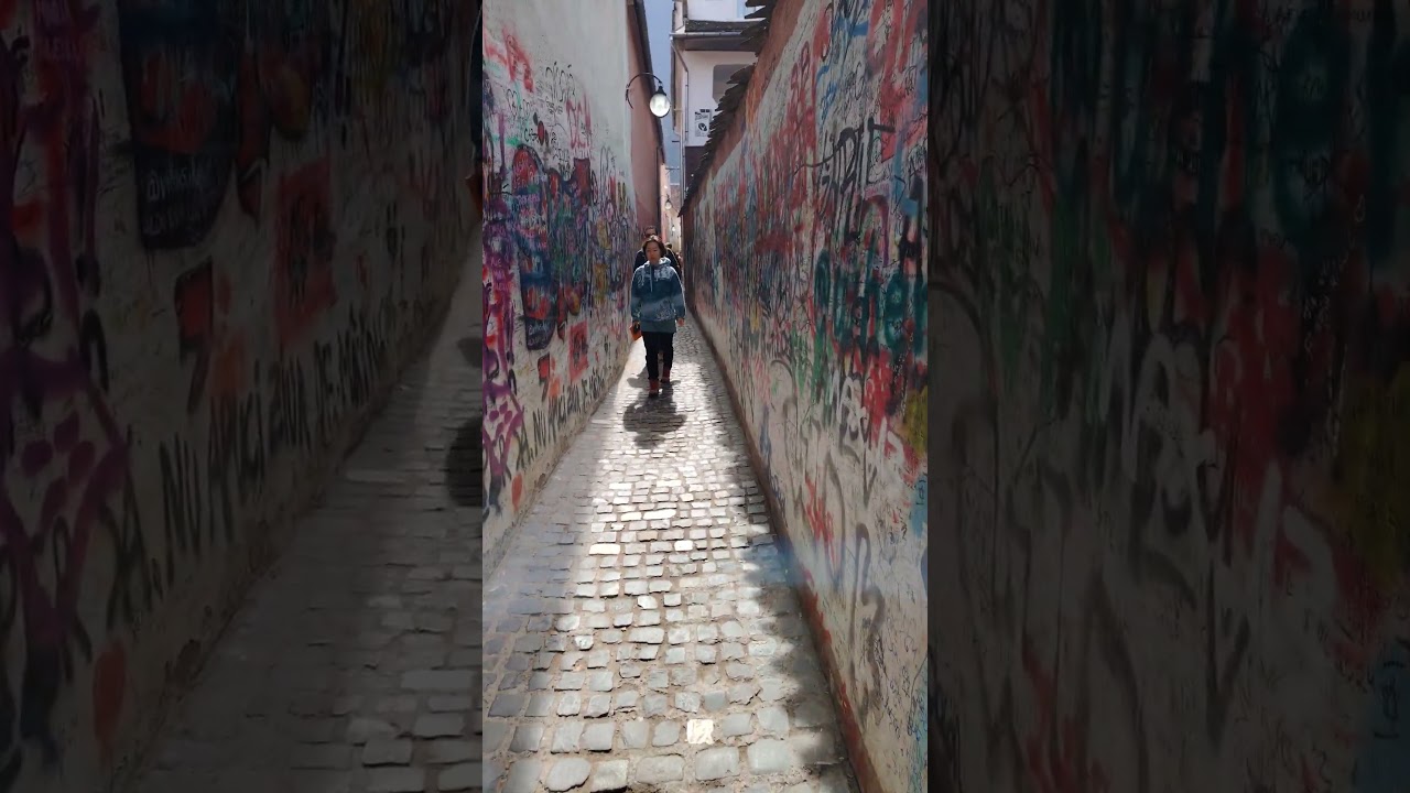 Strada Sforii, cea mai ingusta strada din Brasov #brasov #stradasforii #streetphotography