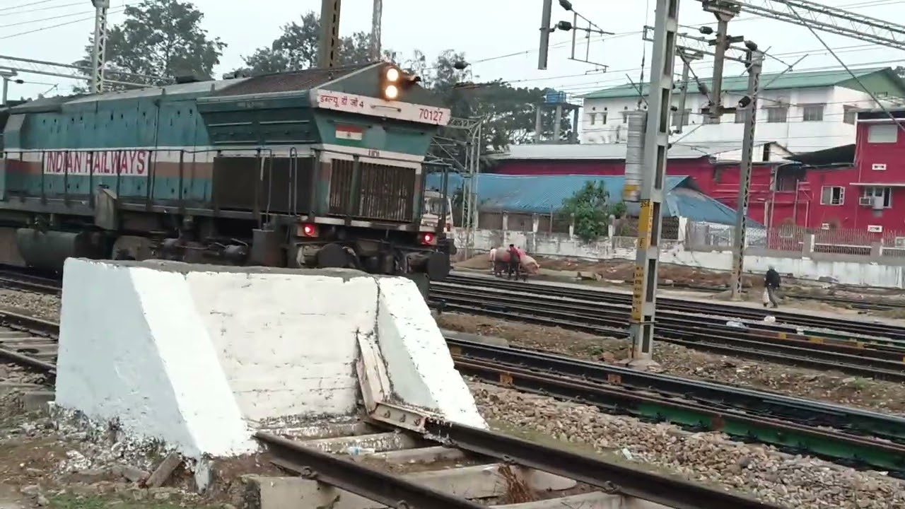 Decoupling of Kanchenjunga express at Lumding division (Part-2)