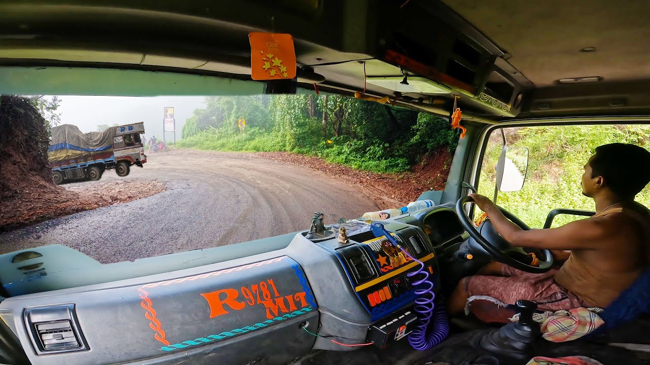 Truck Driver Life Risks and Difficulties While Driving in Ghat Road Section - Lorry Driver Videos