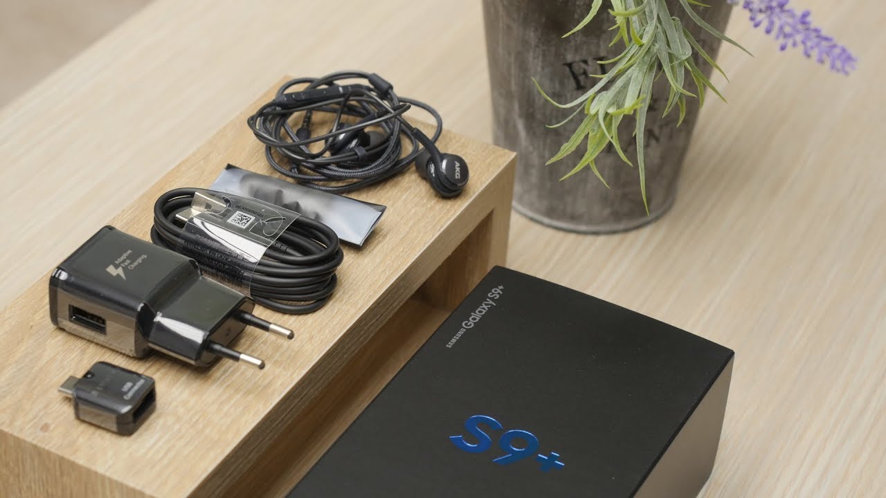 Samsung Galaxy S9+ unboxing