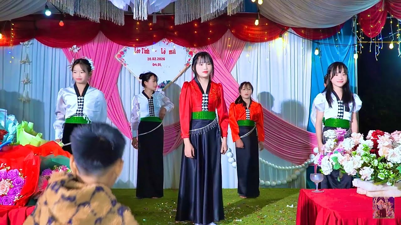Vũ điệu mừng ĐVN gia đình biểu diễn mừng Tân gia AC/ LÈO TỈNH - LÒ MAI bản huổi pặt xã Mường lầm 