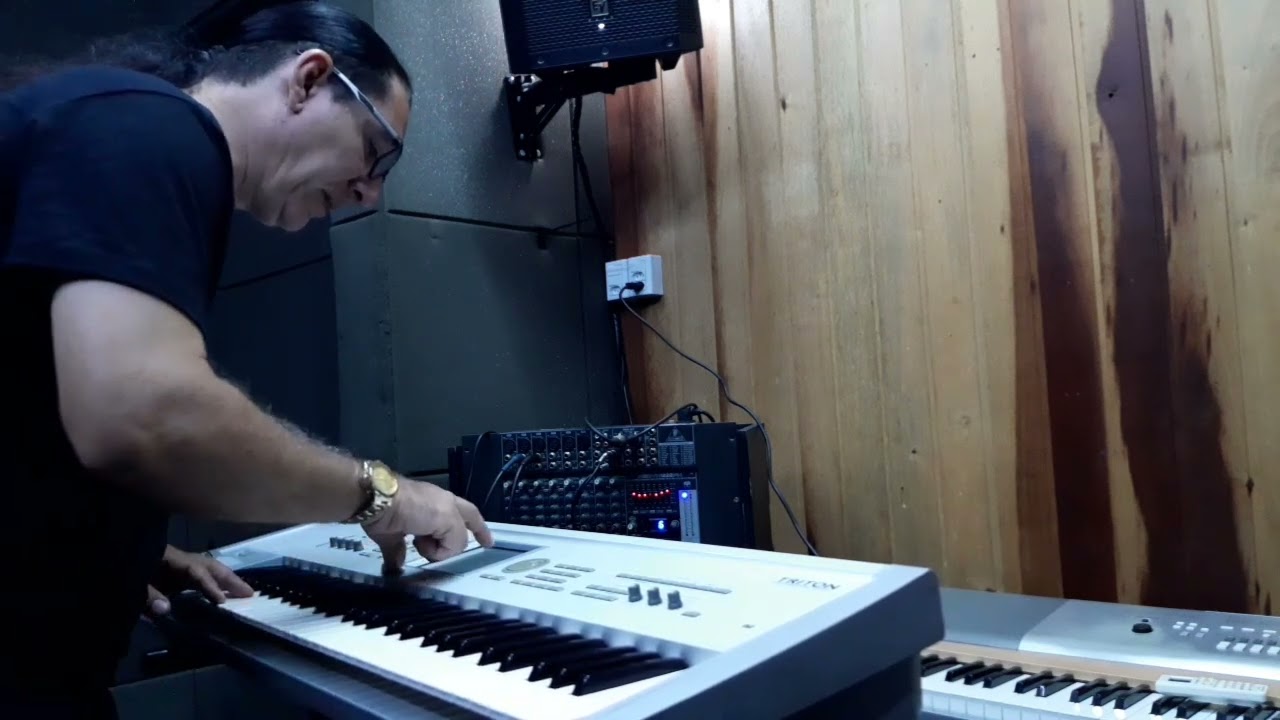 Korg Triton - Sons, timbres, review e opinião