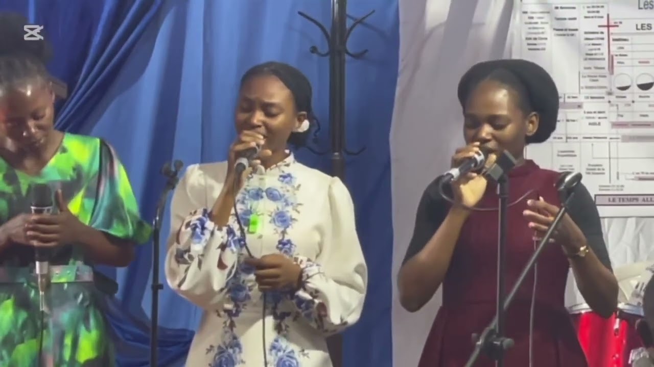 UMA ADORAÇÃO ATMOSFÉRICA PELAS IRMÃS MEIGA, GEMIMA E CAROLINA.