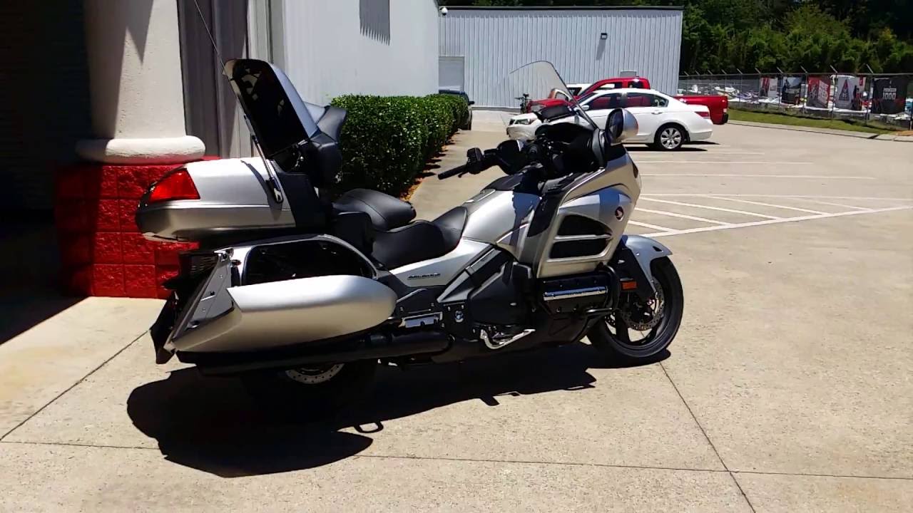 2016 Honda Gold Wing Walk-Around Video | Matte Altair Silver GL1800 Touring Motorcycle - GL18HPM