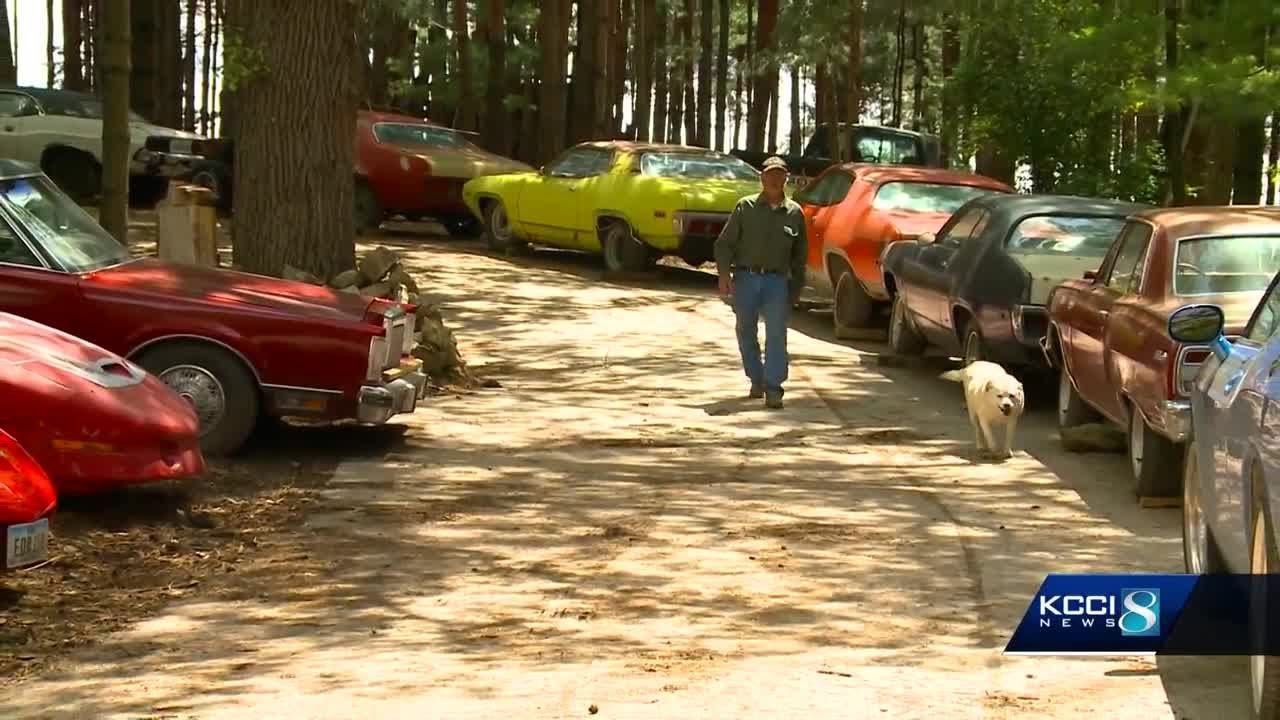 Hot rod lovers revved up over Iowa car collector&rsquo;s auction