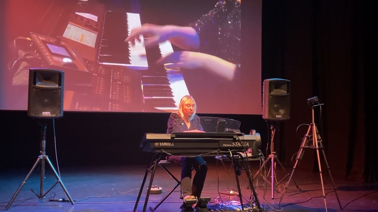 Blackpool Tower medley, Anything goes to When your smiling, Elizabeth Harrison, Organ, NOS 2 Feb 26