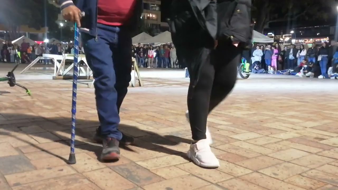 Obra ENRUEDARTE por León de circo dentro del marco del festival internacional de la cultura campesin